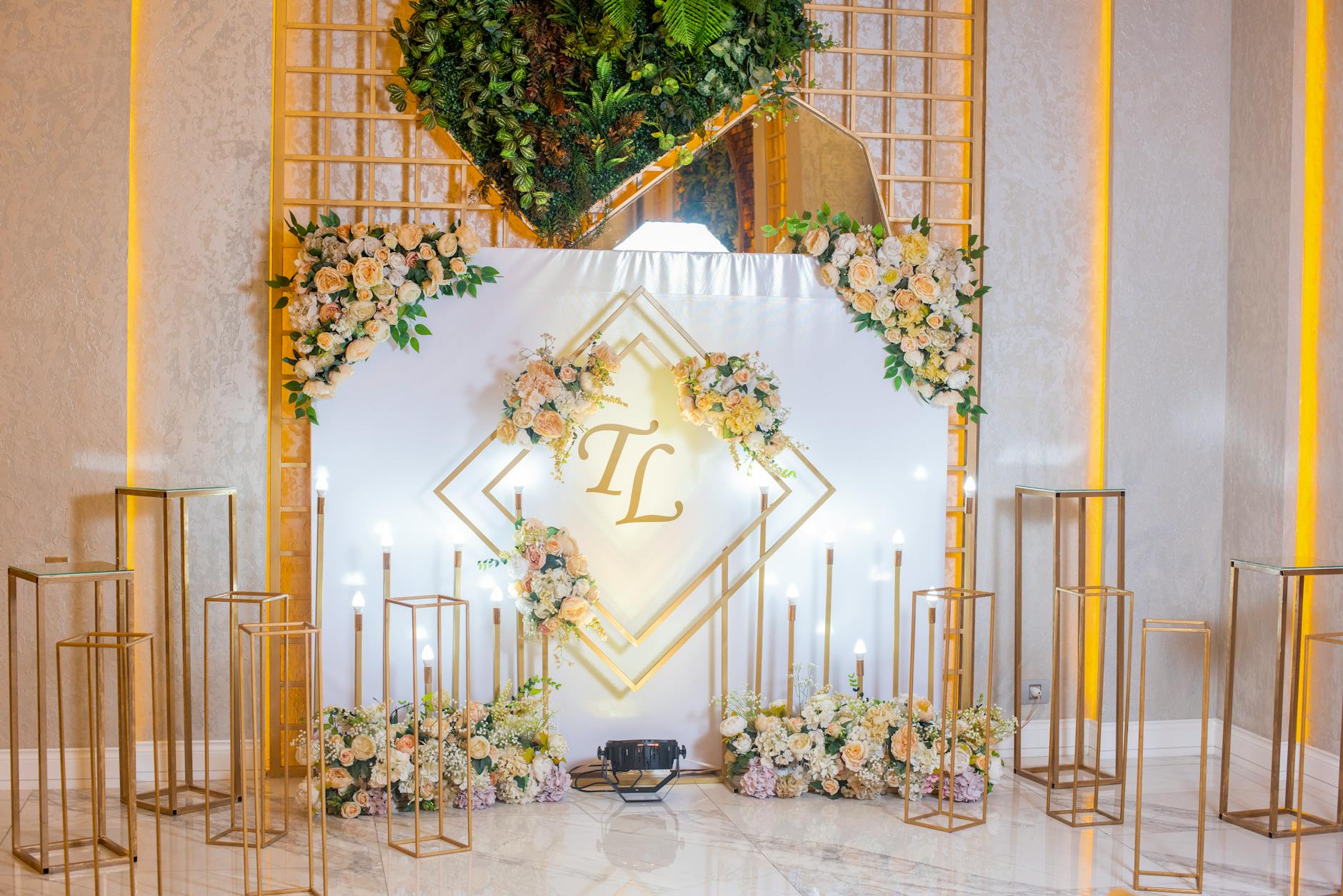 luxury wedding decor elegance