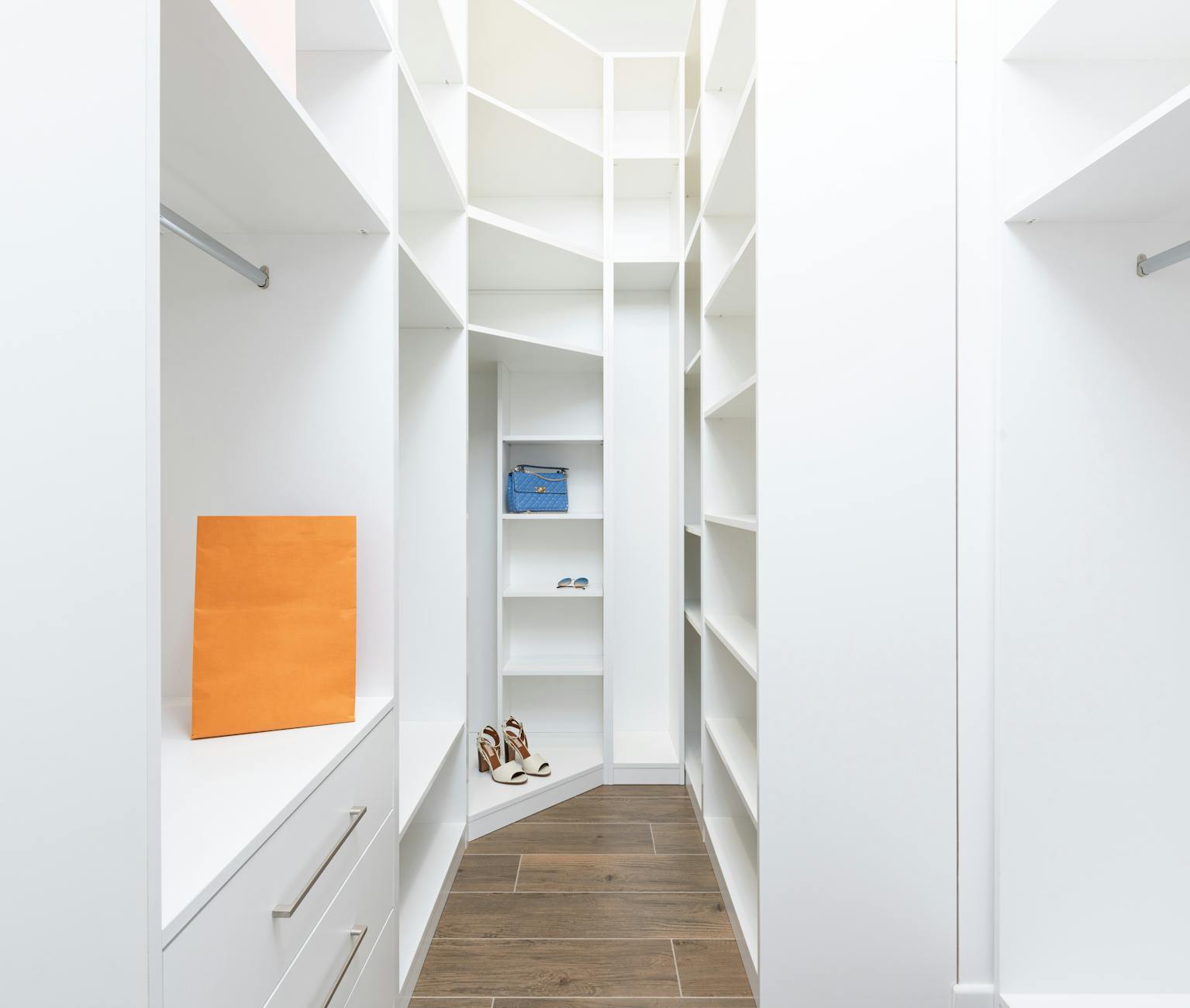 creative vertical space storage solutions