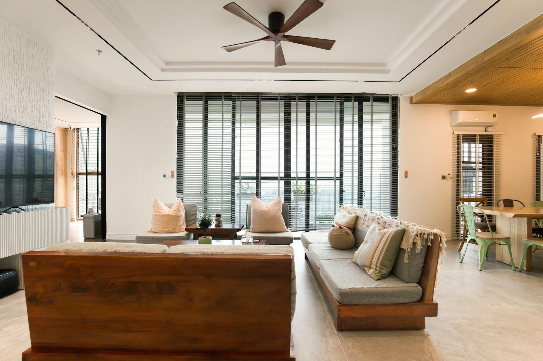 elegant timeless interior design living room