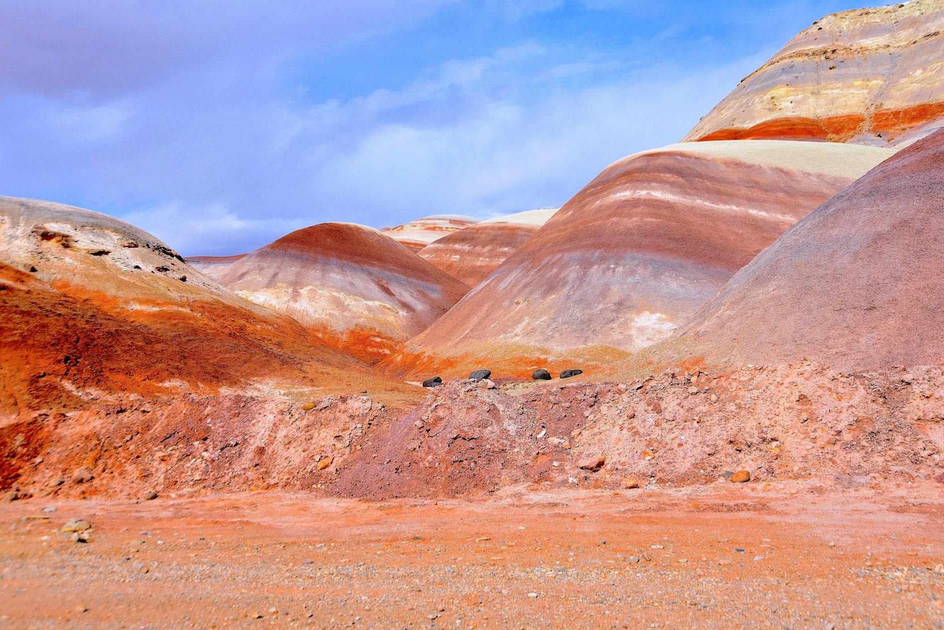 stunning desert landscapes with vibrant colors