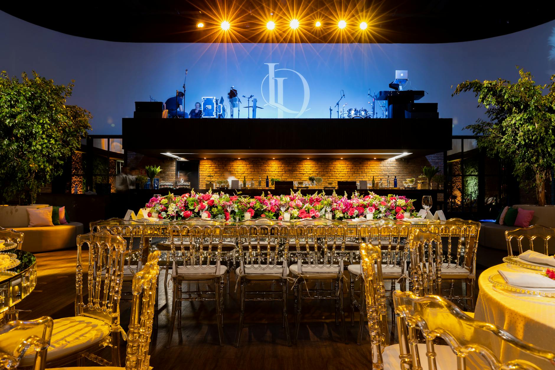 elegant luxury party setting