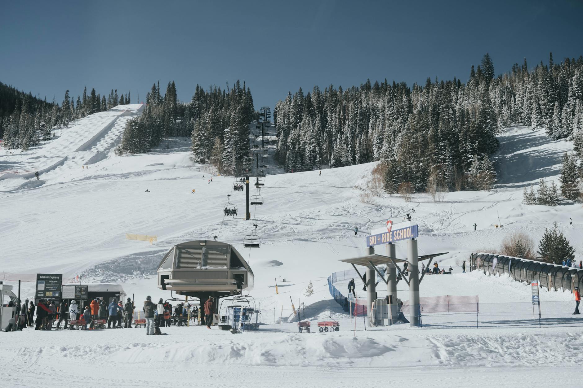 skiers enjoying skiing in Aspen